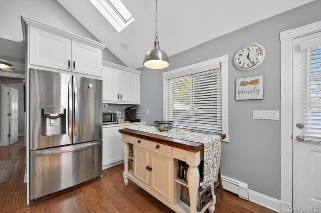 105 N Hamilton Avenue, Lindenhurst, NY 11757