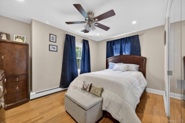 105 N Hamilton Avenue, Lindenhurst, NY 11757