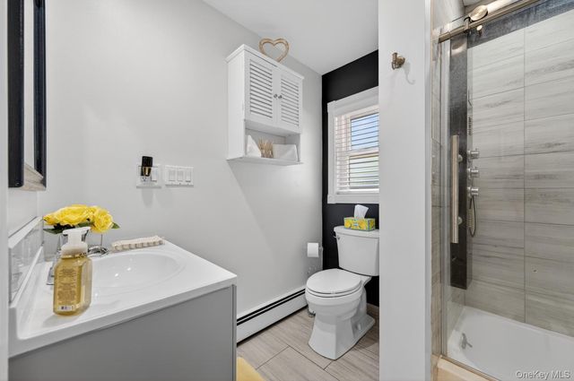 105 N Hamilton Avenue, Lindenhurst, NY 11757