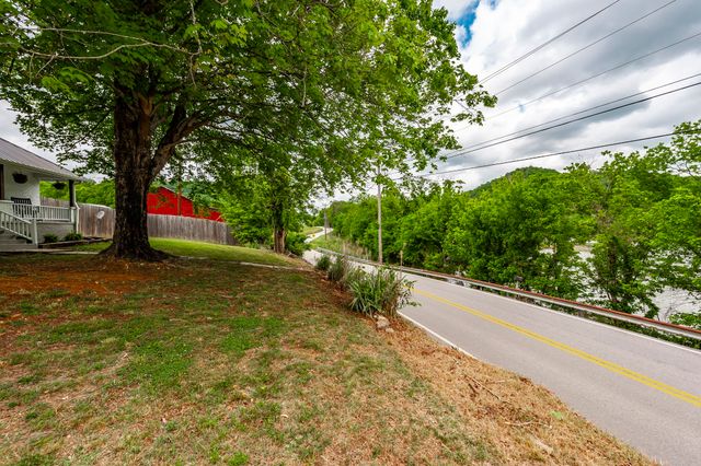 537 Defeated Creek Hwy, Carthage, TN 37030