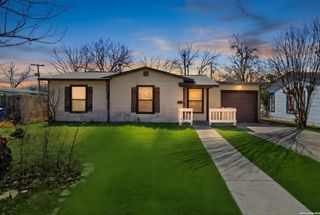 262 Redrock Dr, San Antonio, TX 78213