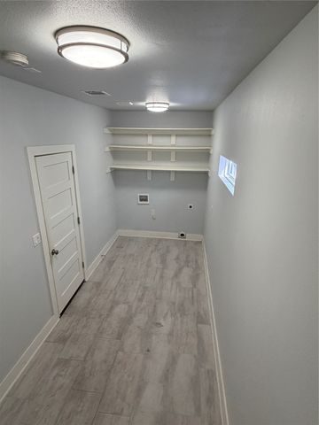 2318 Stutz Drive C5, Dallas, TX 75235