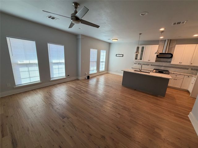 2318 Stutz Drive C5, Dallas, TX 75235