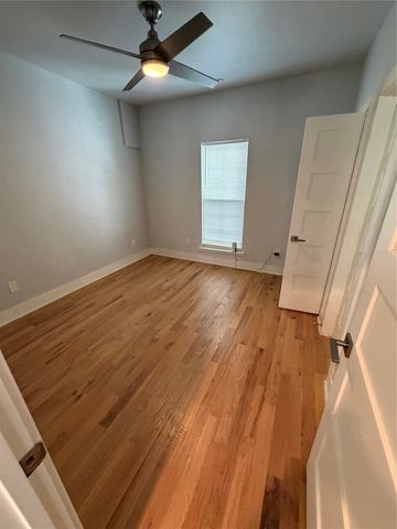 2318 Stutz Drive C5, Dallas, TX 75235