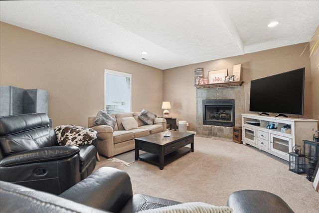 4817 CEDARBROOK Drive, Council Bluffs, IA 51503