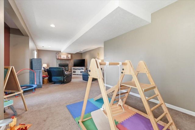 4817 CEDARBROOK Drive, Council Bluffs, IA 51503