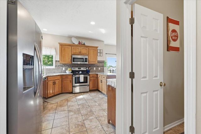 4817 CEDARBROOK Drive, Council Bluffs, IA 51503