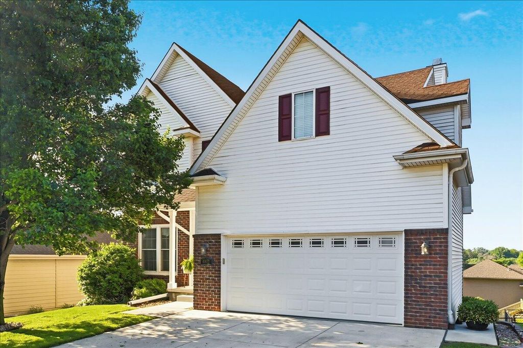 4817 CEDARBROOK Drive, Council Bluffs, IA 51503