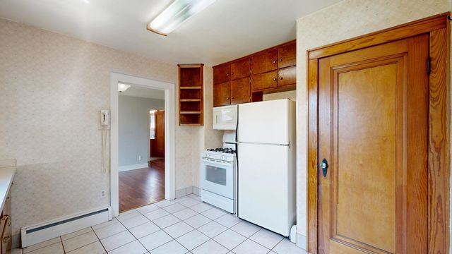 2562 Midland Road, Bay City, MI 48706