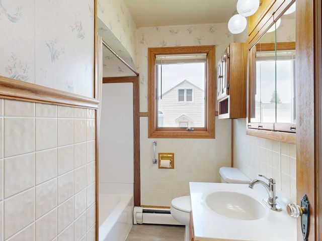 2562 Midland Road, Bay City, MI 48706