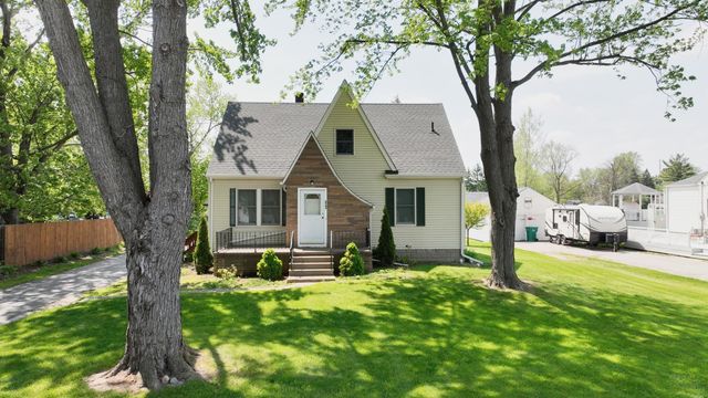 2562 Midland Road, Bay City, MI 48706