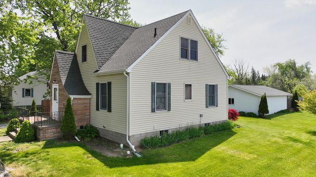 2562 Midland Road, Bay City, MI 48706