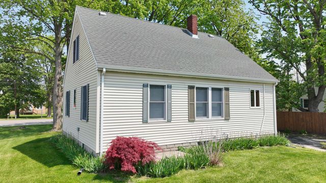 2562 Midland Road, Bay City, MI 48706