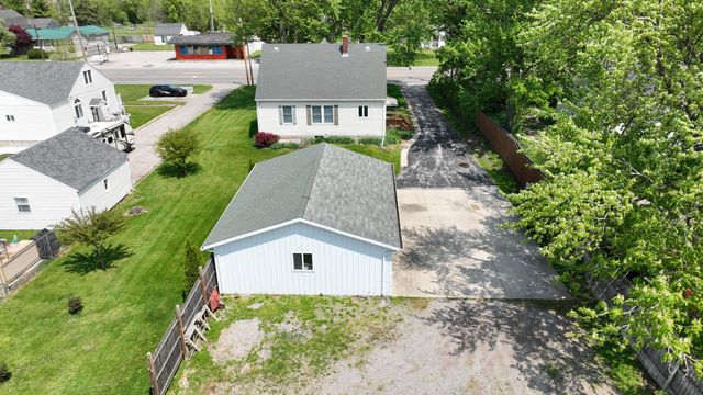2562 Midland Road, Bay City, MI 48706