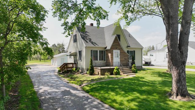 2562 Midland Road, Bay City, MI 48706