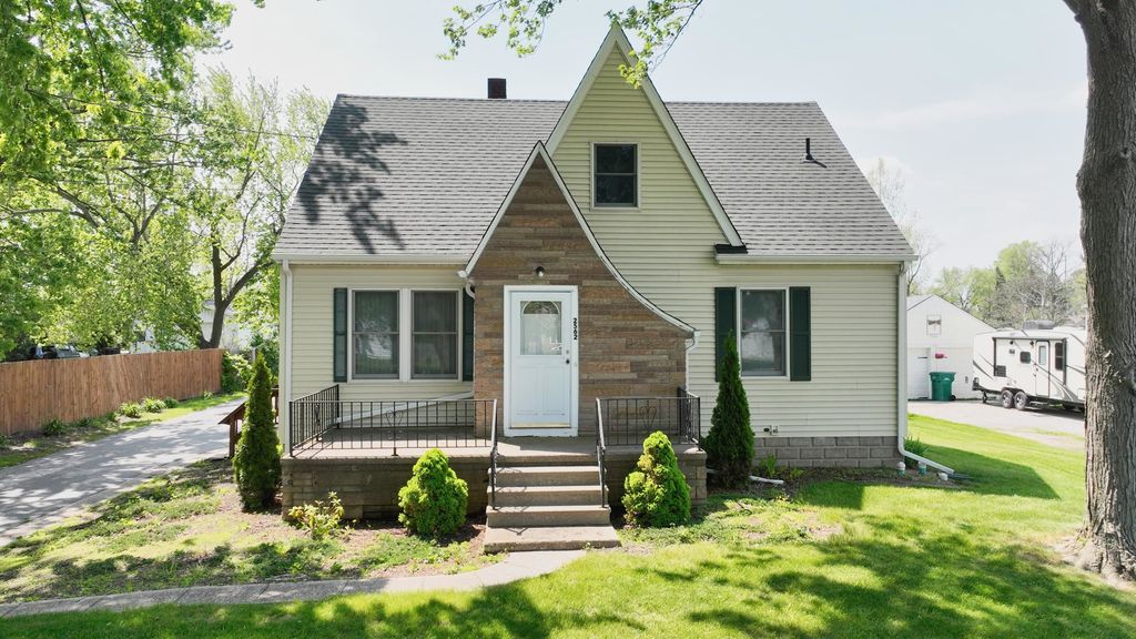 2562 Midland Road, Bay City, MI 48706