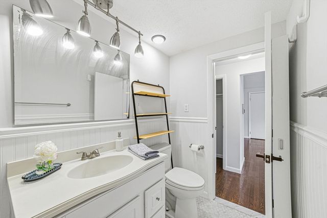 27 Arlington Road 13, Woburn, MA 01801
