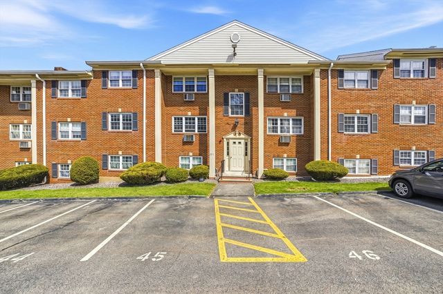 27 Arlington Road 13, Woburn, MA 01801