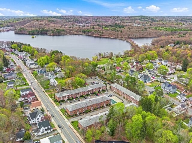 27 Arlington Road 13, Woburn, MA 01801