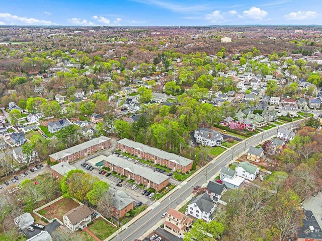 27 Arlington Road 13, Woburn, MA 01801