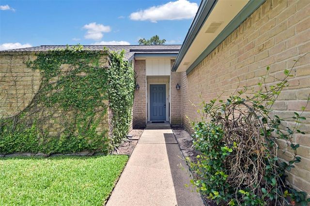 15806 Cavendish Drive, Houston, TX 77059