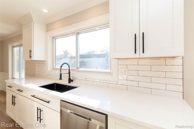 5485 Hammersmith Drive, West Bloomfield Charter Township, MI 48322