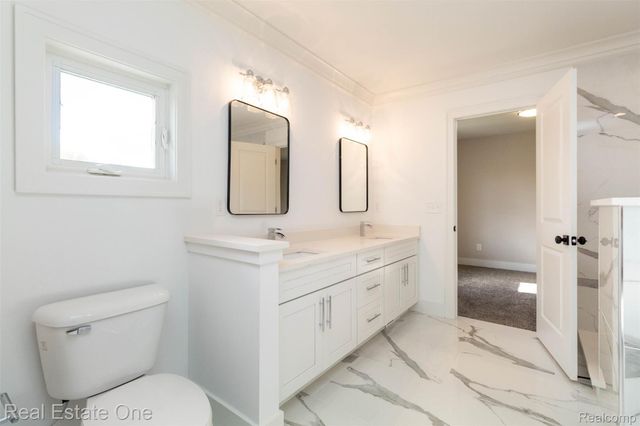 5485 Hammersmith Drive, West Bloomfield Charter Township, MI 48322