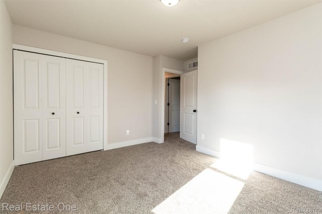 5485 Hammersmith Drive, West Bloomfield Charter Township, MI 48322