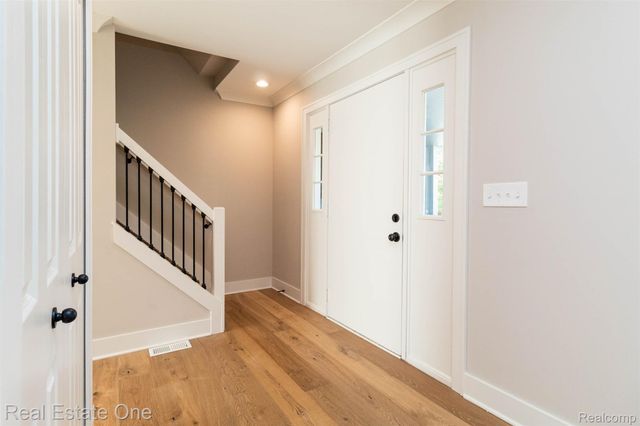 5485 Hammersmith Drive, West Bloomfield Charter Township, MI 48322