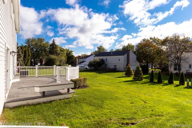 5485 Hammersmith Drive, West Bloomfield Charter Township, MI 48322