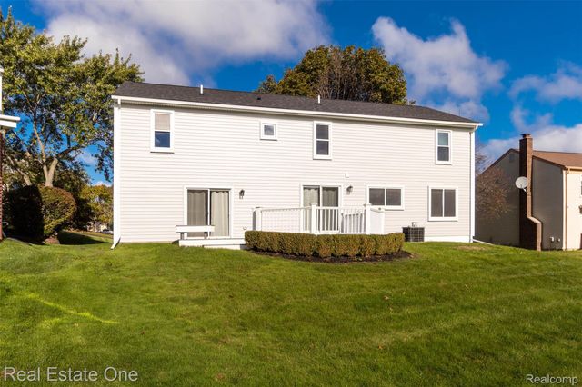 5485 Hammersmith Drive, West Bloomfield Charter Township, MI 48322
