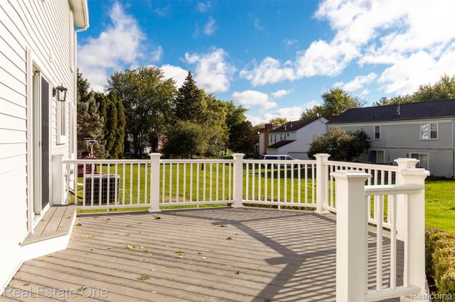 5485 Hammersmith Drive, West Bloomfield Charter Township, MI 48322