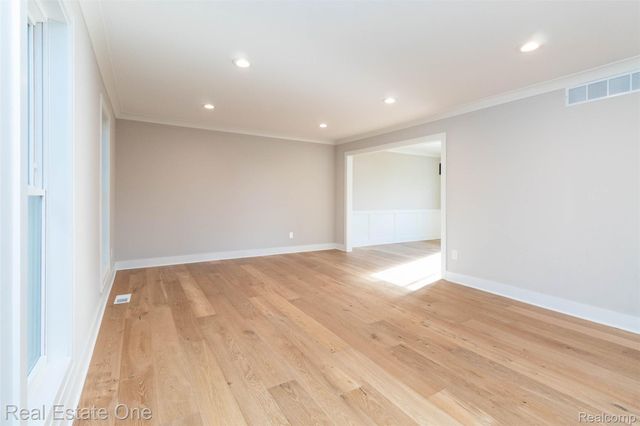 5485 Hammersmith Drive, West Bloomfield Charter Township, MI 48322