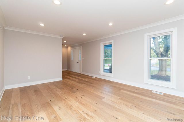 5485 Hammersmith Drive, West Bloomfield Charter Township, MI 48322