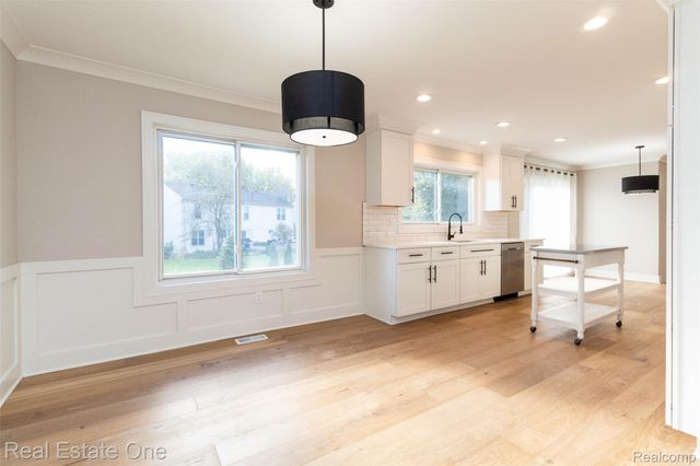 5485 Hammersmith Drive, West Bloomfield Charter Township, MI 48322