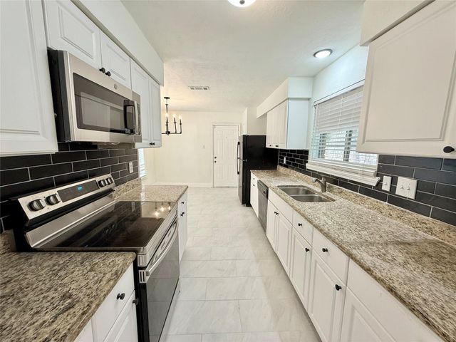 3731 Gamlin Bend Drive, Houston, TX 77082