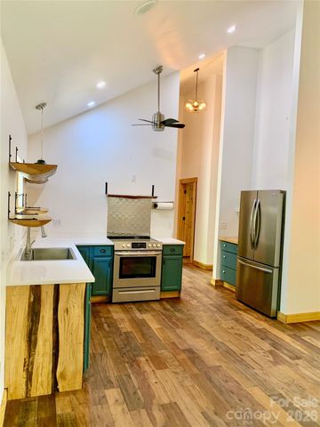 143 Eagles Avenue, Lake Lure, NC 28746