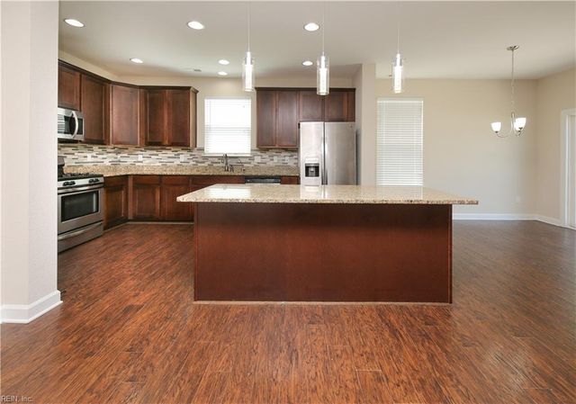 2566 River Watch DR, Suffolk, VA 23434