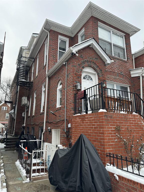 3324 89th Street, Jackson Heights, NY 11372