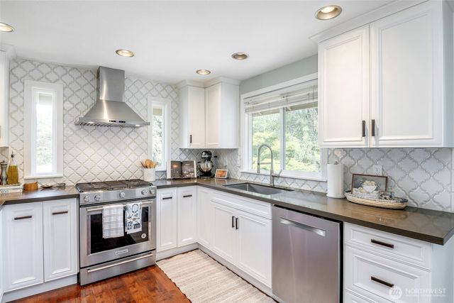 3018 SW 339th Street, Federal Way, WA 98023