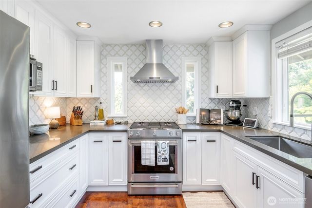 3018 SW 339th Street, Federal Way, WA 98023