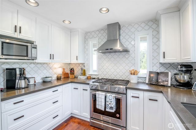 3018 SW 339th Street, Federal Way, WA 98023