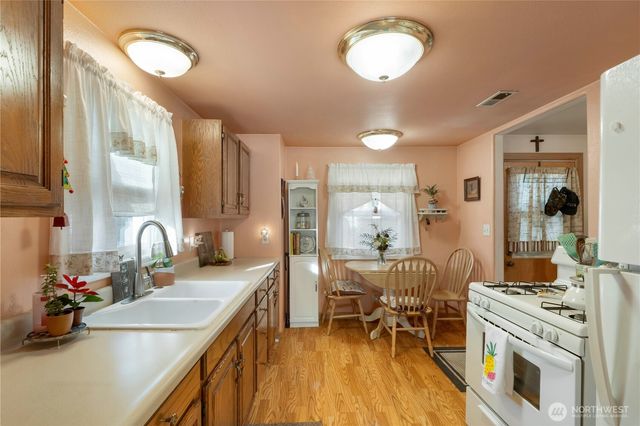 1107 Adele Street, Sumner, WA 98390