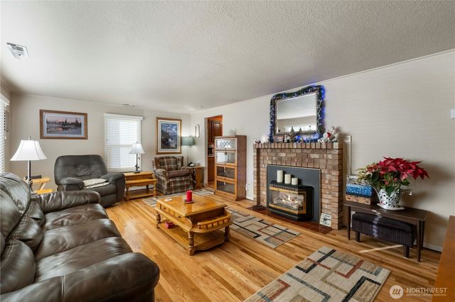 1107 Adele Street, Sumner, WA 98390