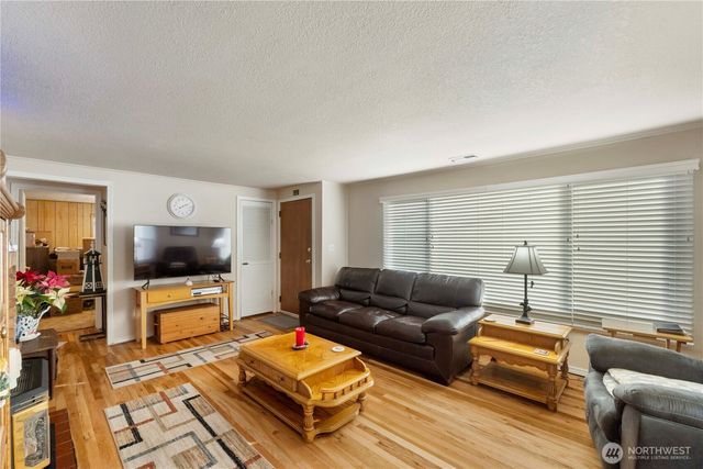 1107 Adele Street, Sumner, WA 98390