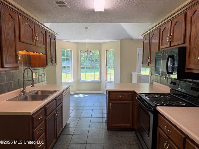 2345 Greencliff Drive, Southaven, MS 38672