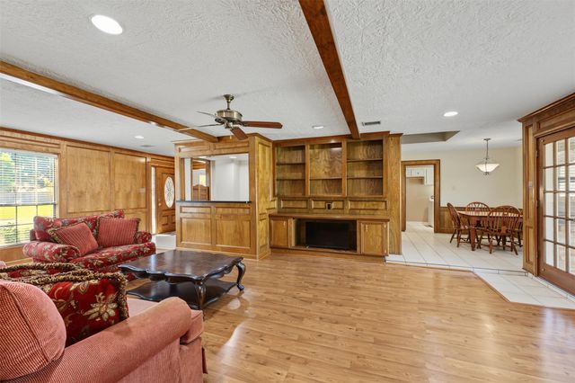 5522 Woodville Lane, Spring, TX 77379