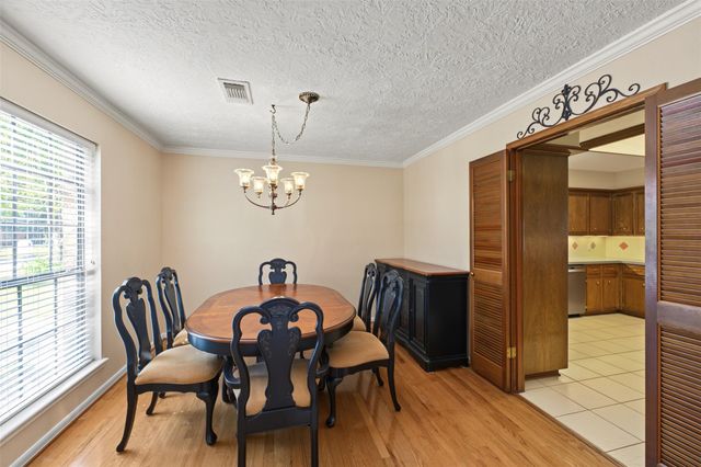 5522 Woodville Lane, Spring, TX 77379