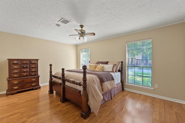 5522 Woodville Lane, Spring, TX 77379