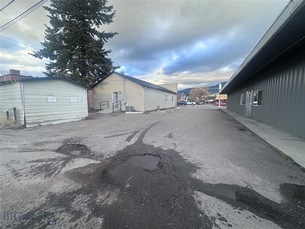 2017 Harrison Avenue, Butte, MT 59701 photo 17